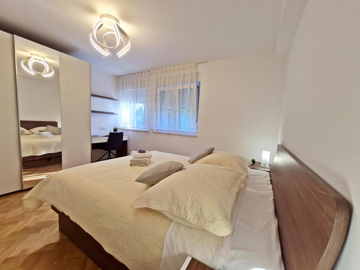 Split City Apartment Rosemary Екстериор снимка